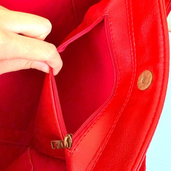 Vegan Leather Tote Bag – Magnetic Snap, Front Pocket & Interior Zip - Picture 5 of 9